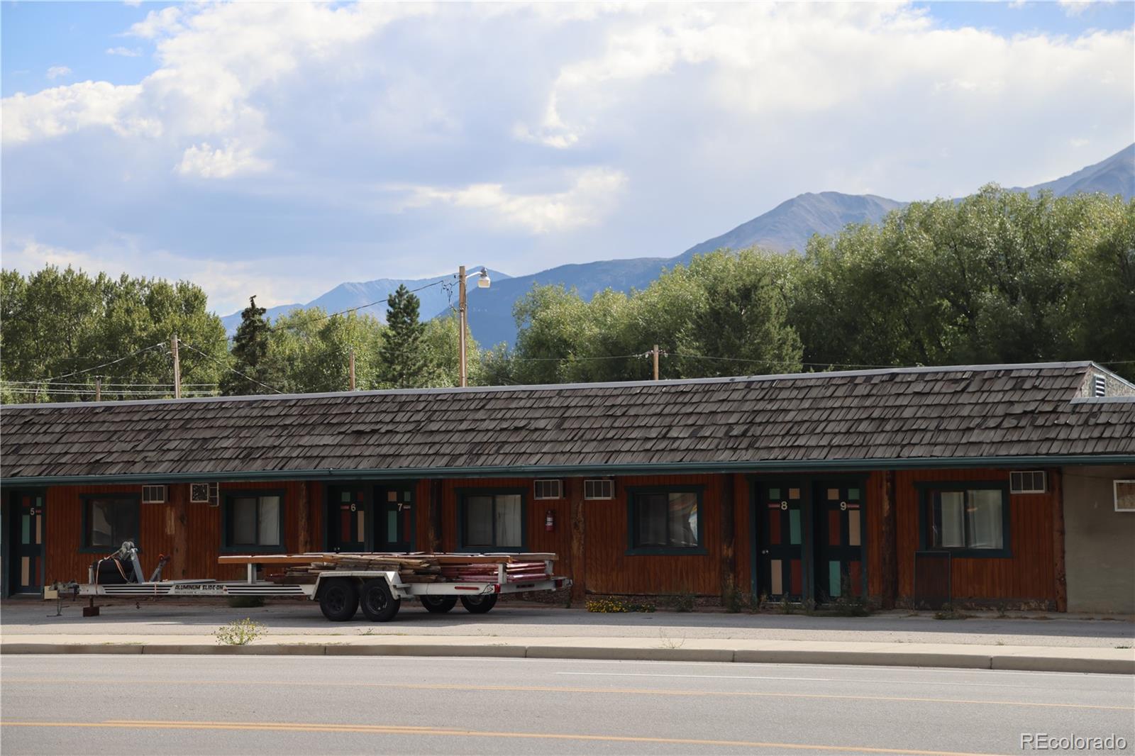 406 N US Highway 24