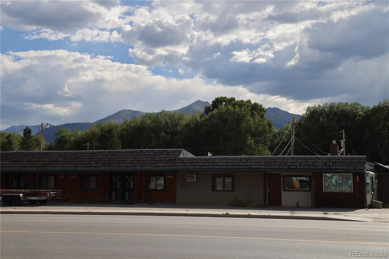 406 N US Highway 24