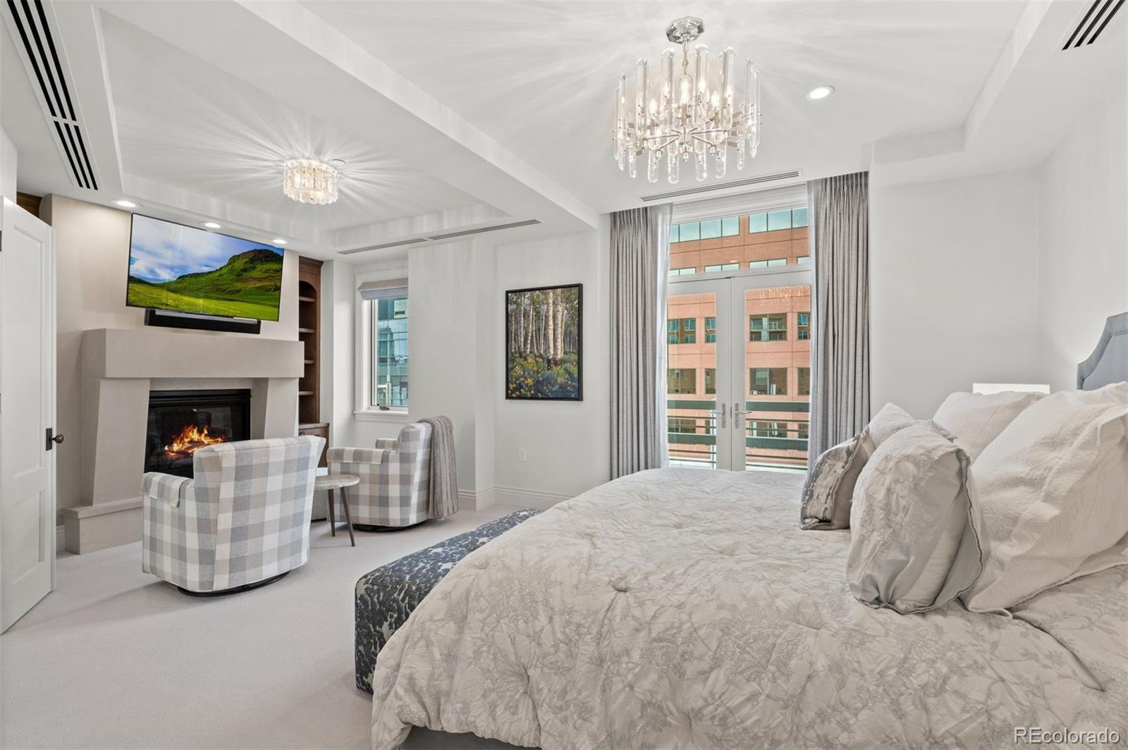 105 Fillmore Street 203