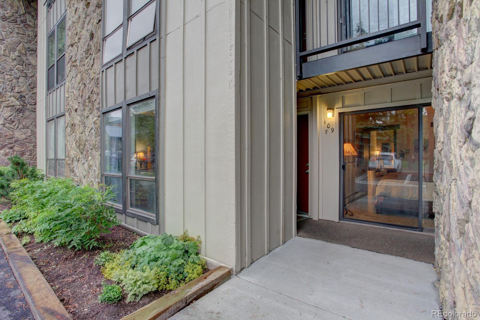 120 E La Bonte Street 109