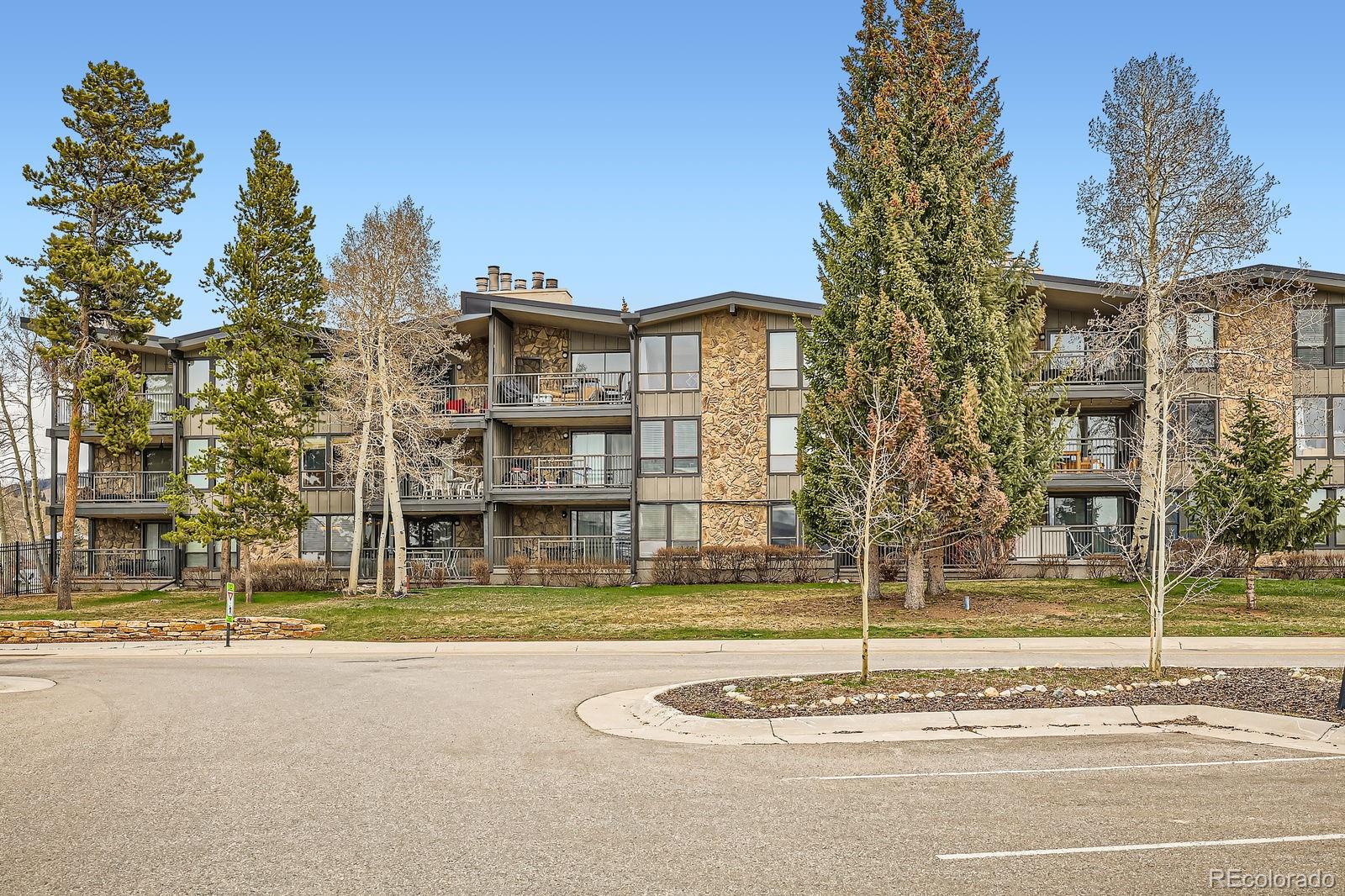 120 E La Bonte Street 109
