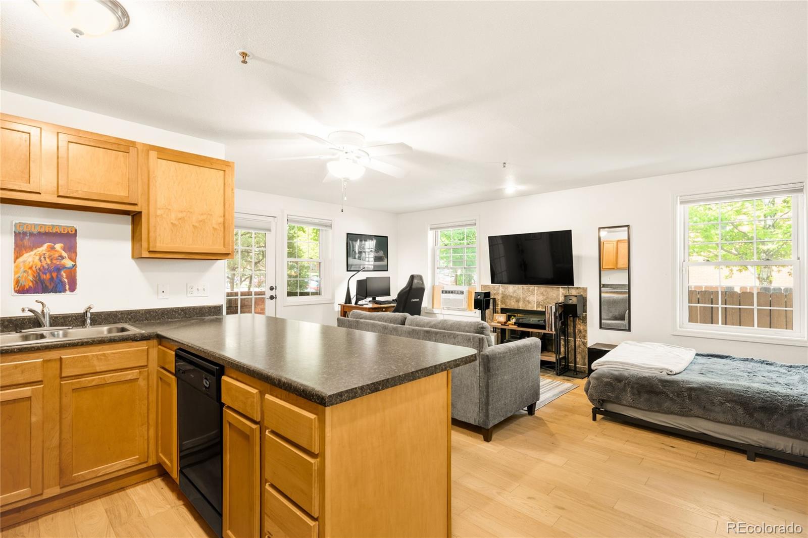 1405 Broadway 210
