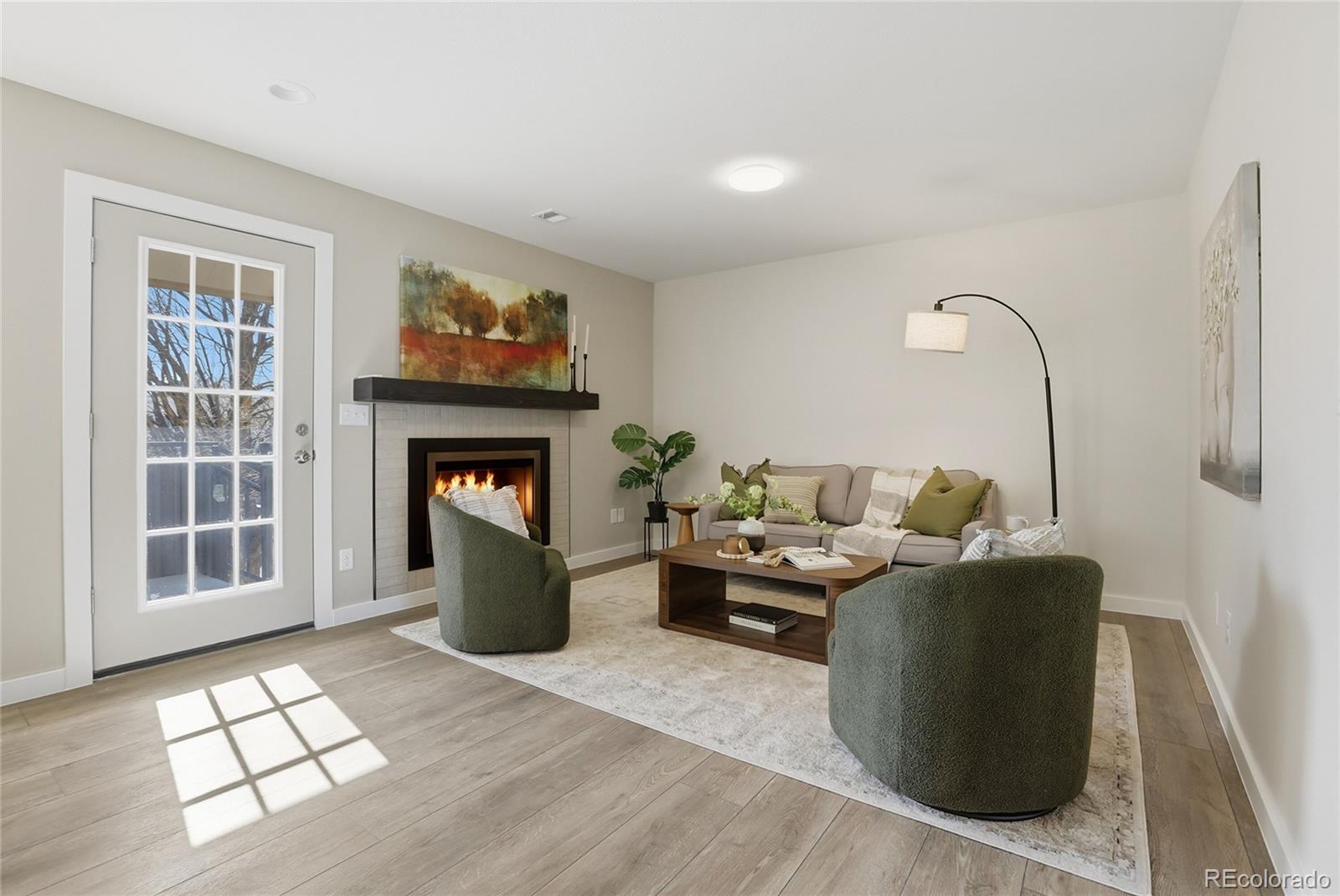 2301 E Fremont Avenue S10