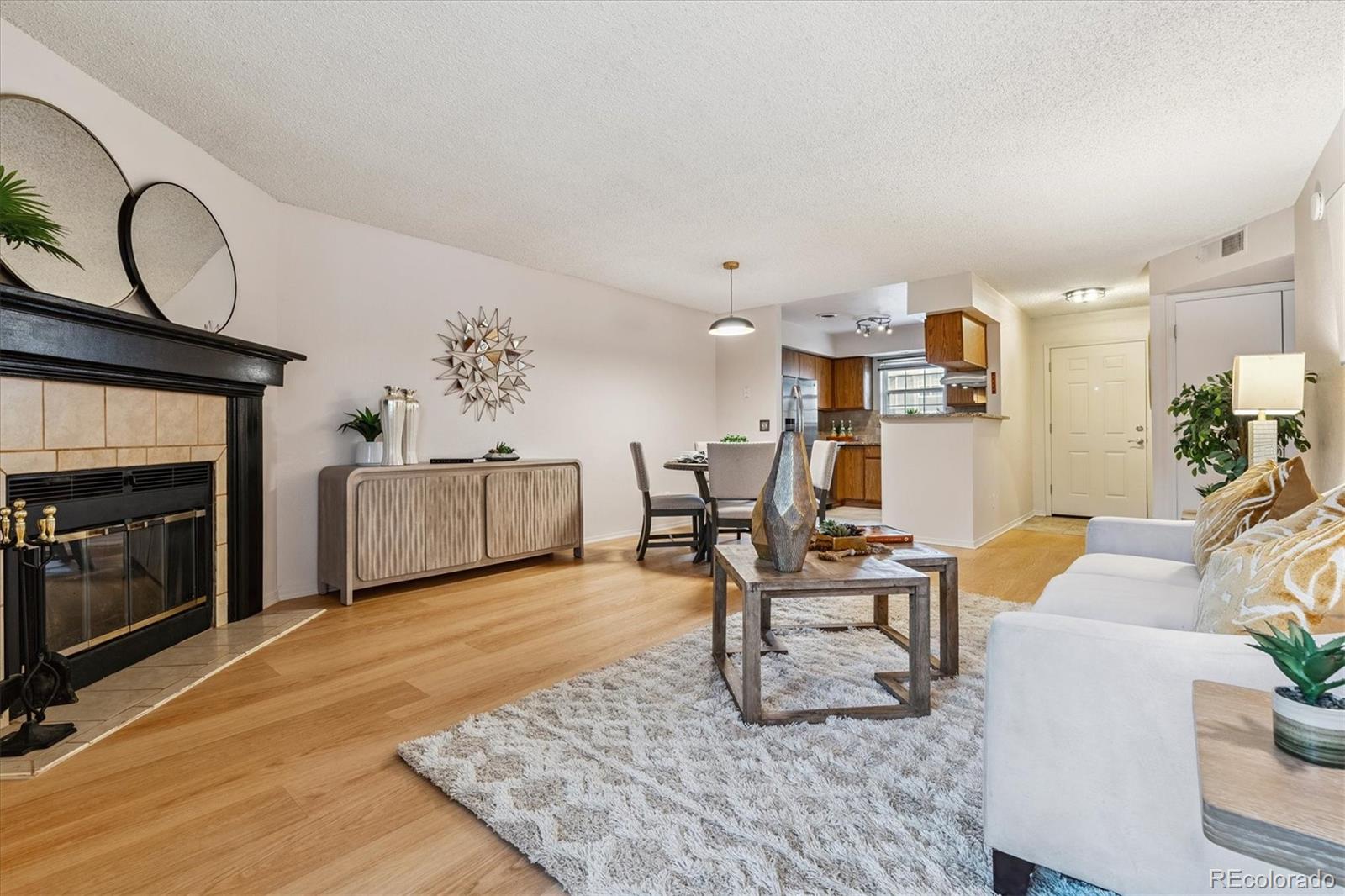 2710 E Otero Place 6, Centennial, CO, 80122 3 2710 E Otero Place 6
