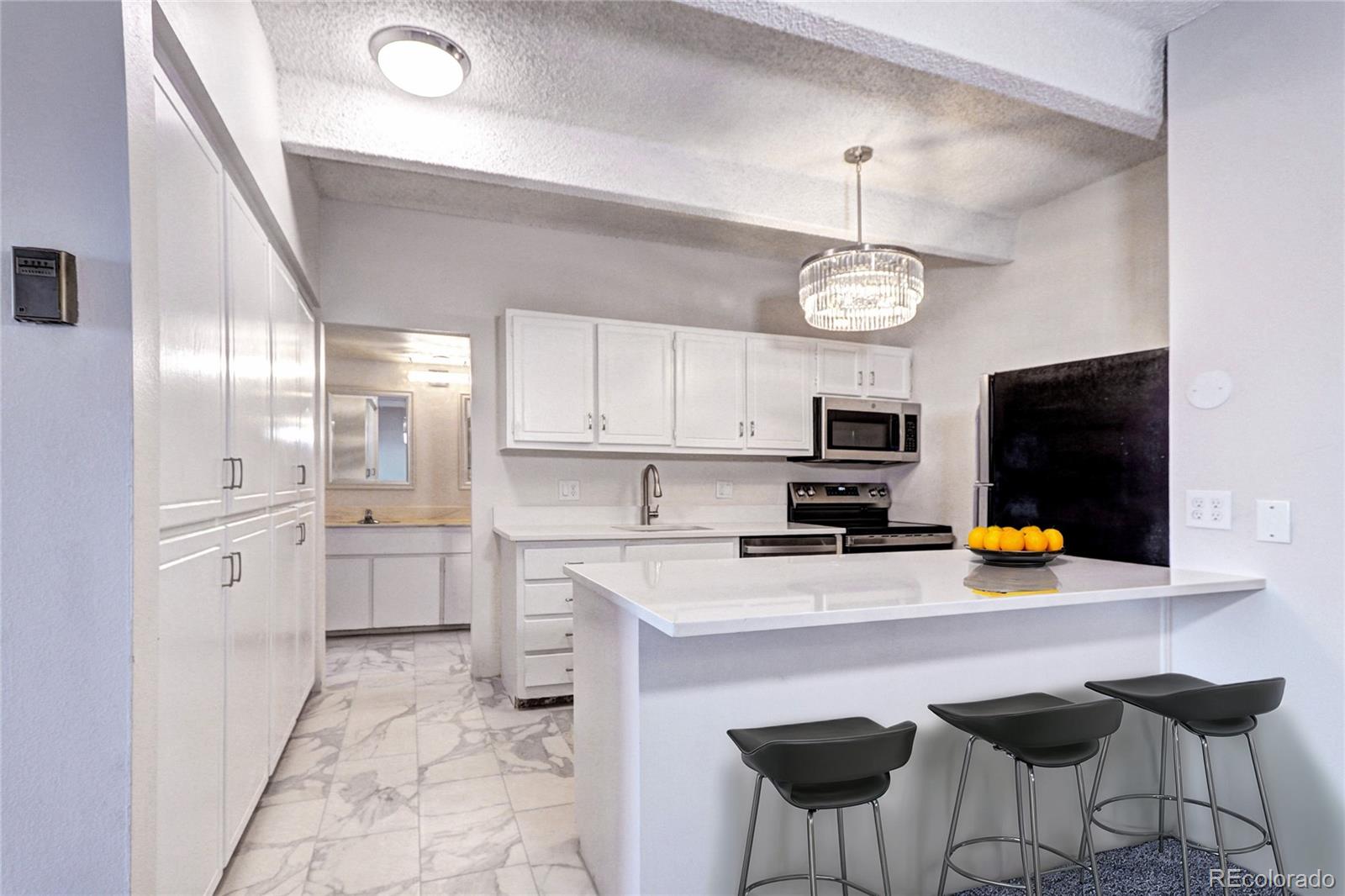 130 N Pearl Street 1606