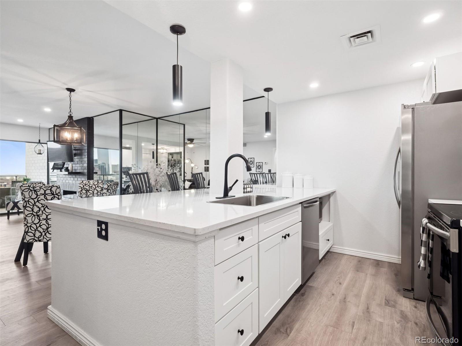 800 N Pearl Street 1203