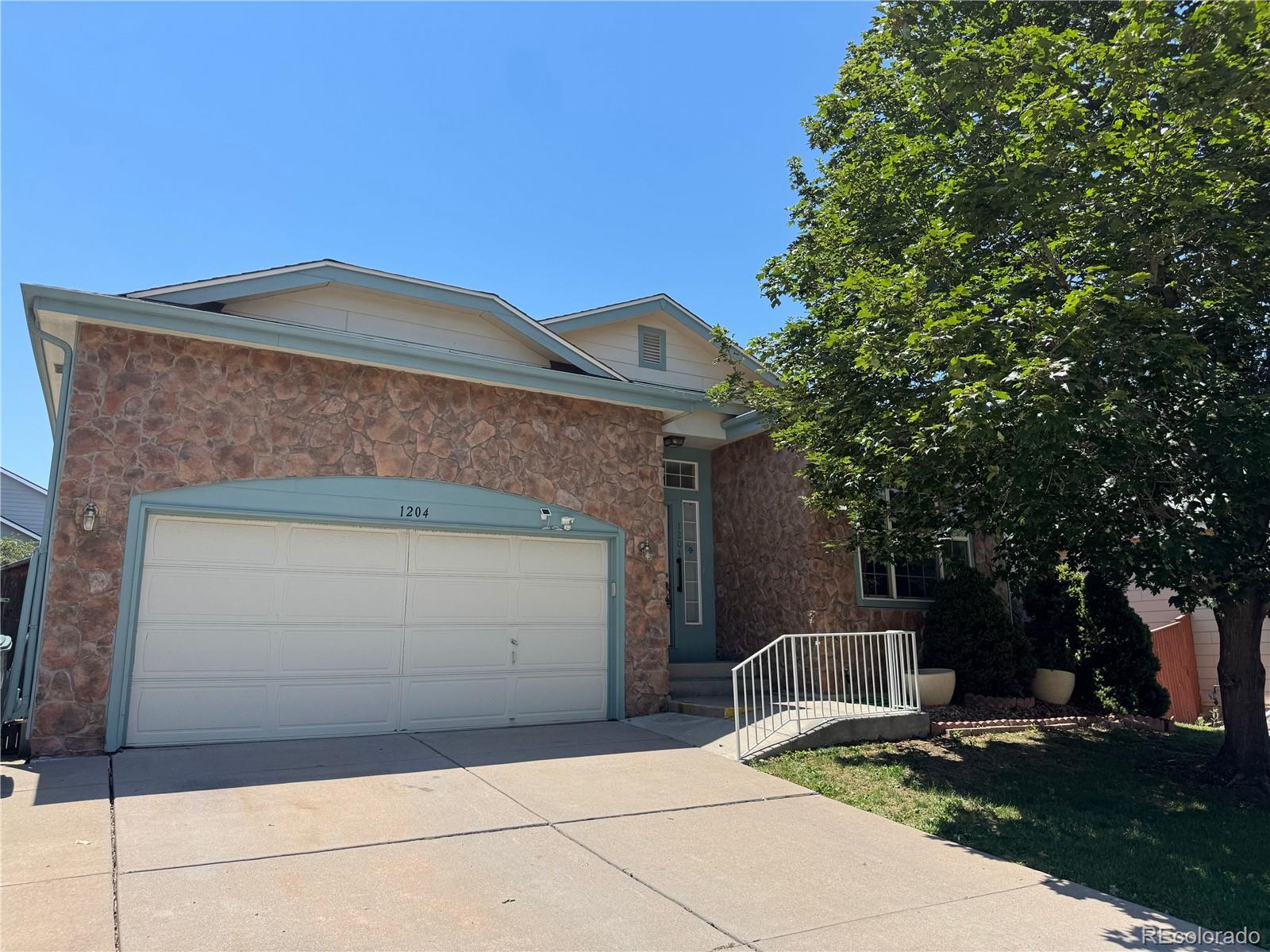1204 W 111th Place