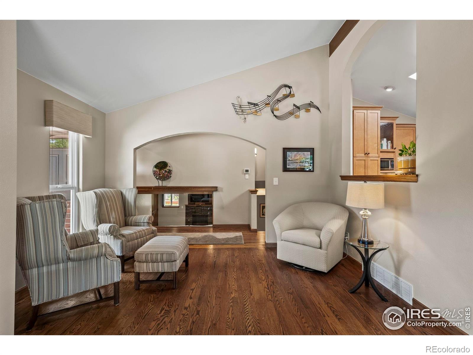 562 Blackhawk Road