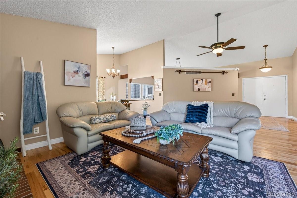 5539 S Yampa Court, Centennial, CO 80015 — MLS #9949568 — photo 12 of 50
