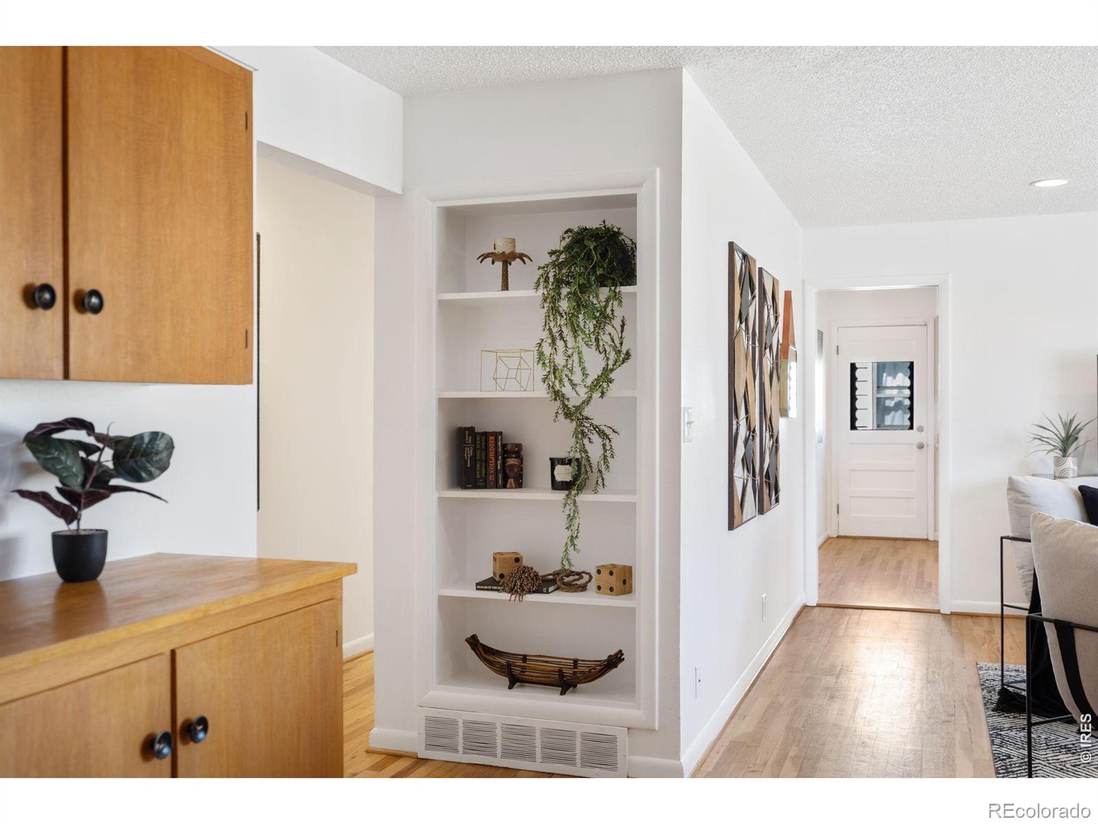 127 E Harvard Street