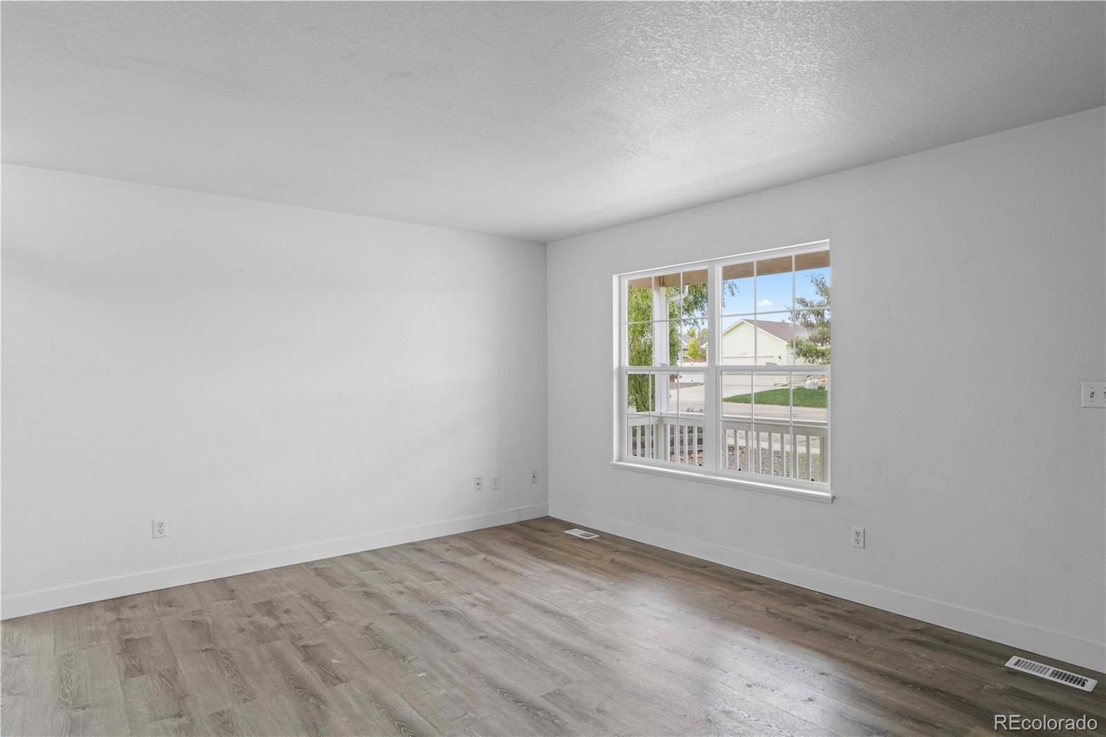 260 E Joshua Avenue
