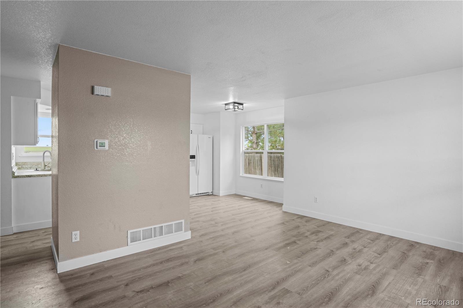 260 E Joshua Avenue