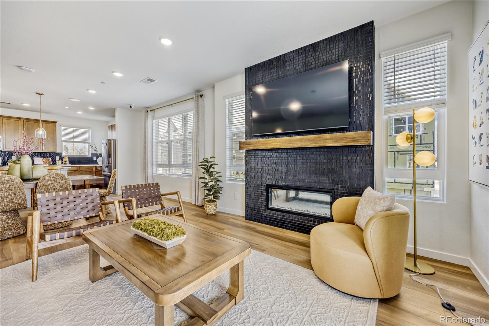 3341 W 87th Place