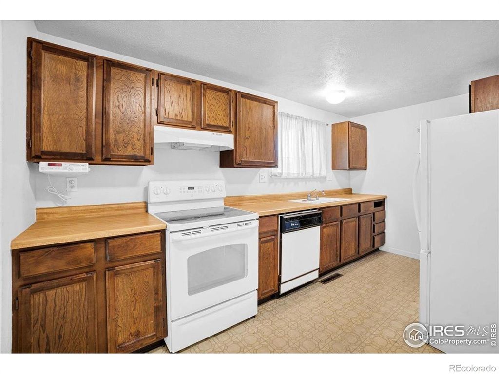 Photo of 3136 Birmingham Drive, Fort Collins, CO 80526 (MLS # IR1044978)