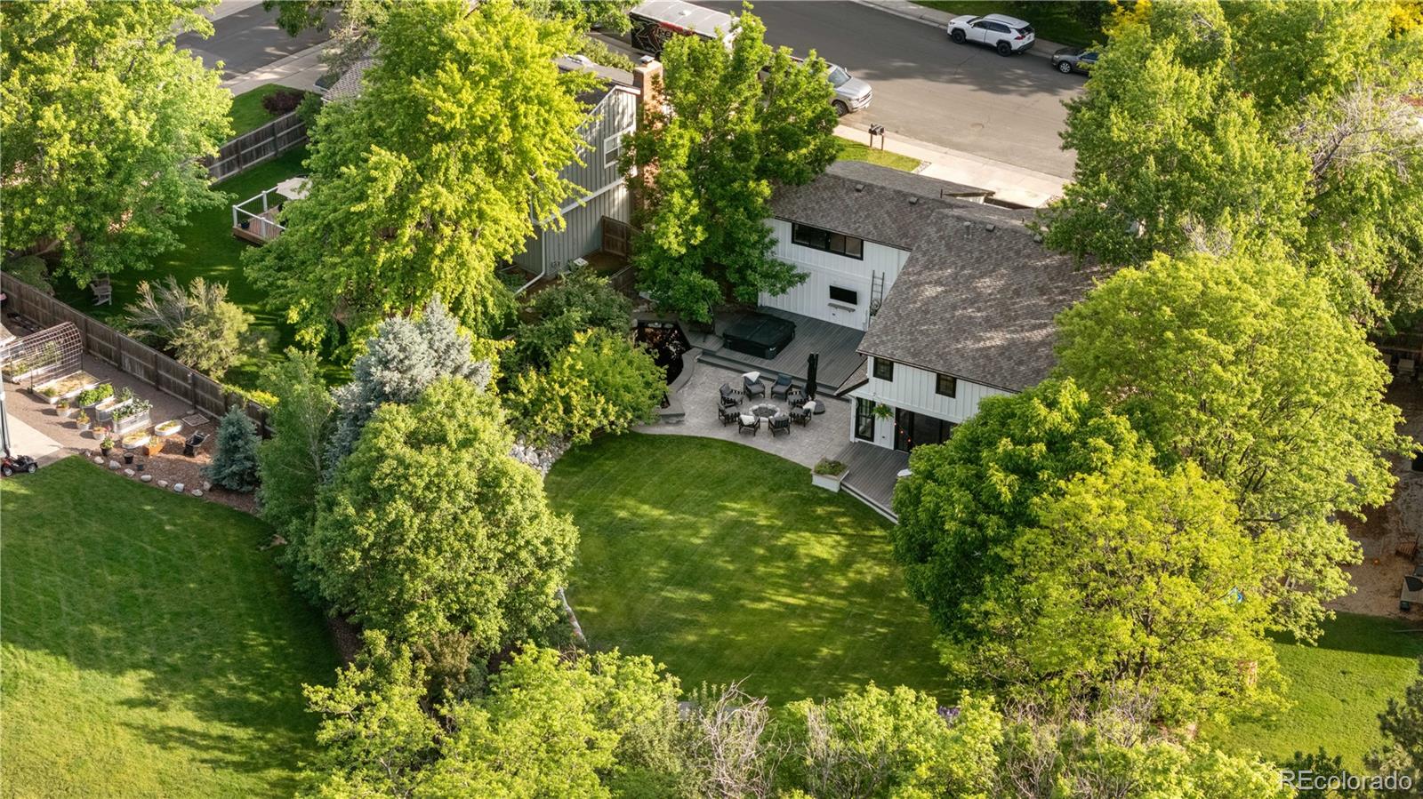 3235 E Easter Place
