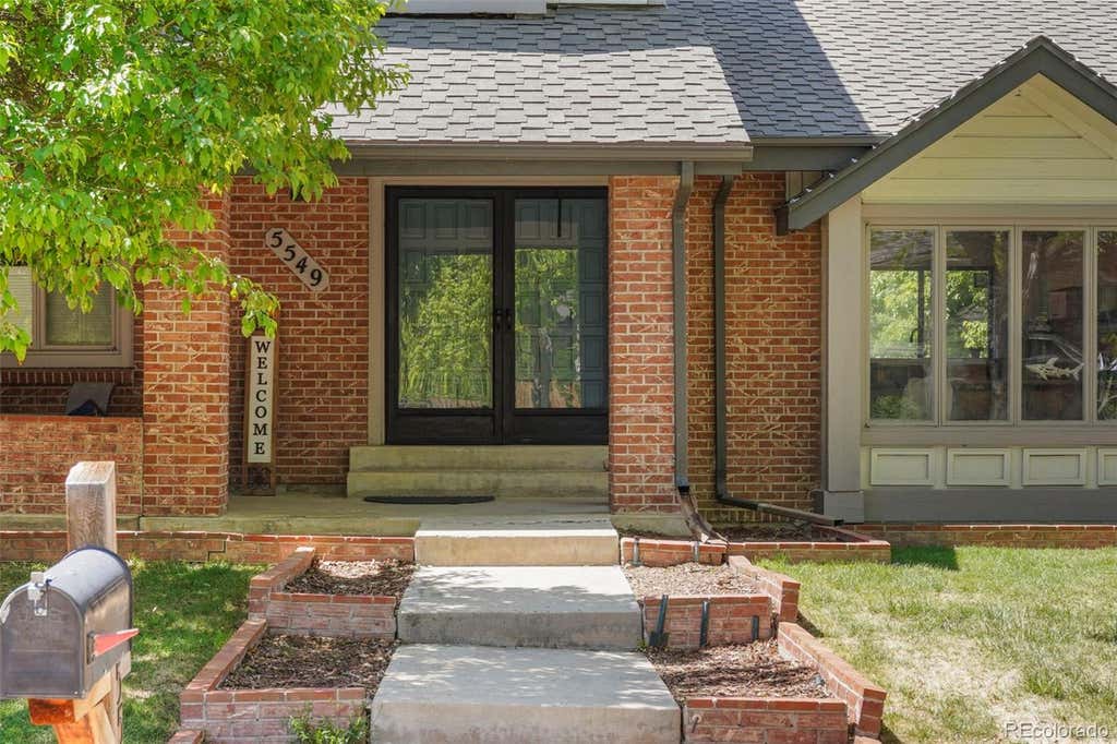 Photo of 5549 S Hanover Way, Englewood, CO 80111 (MLS # 7104735)