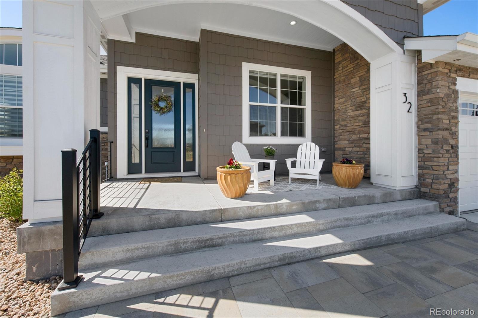 32 Latigo Place