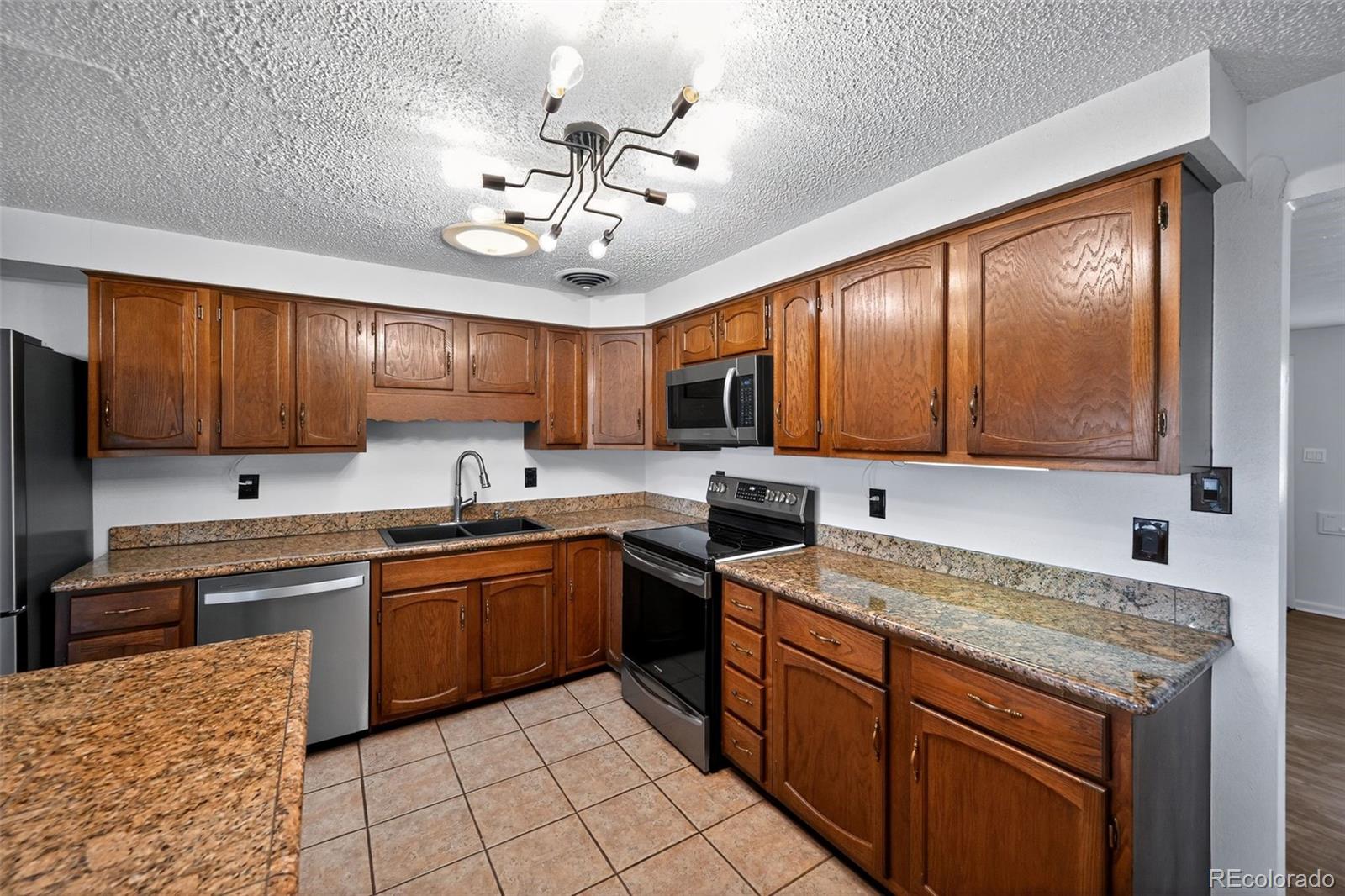 8931 Hastings Way