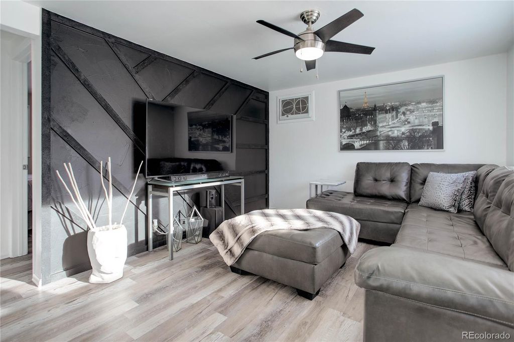 Photo of 3113 W Jefferson Avenue, Englewood, CO 80110 (MLS # 9596154)