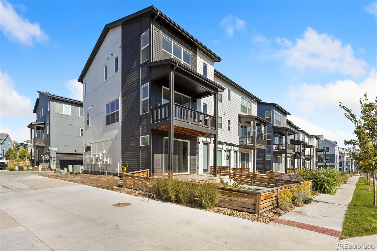 2729 W 167th Place