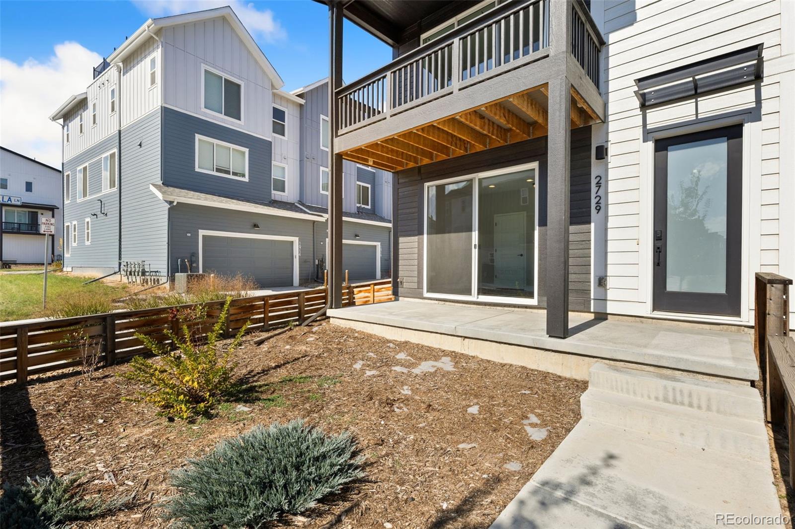 2729 W 167th Place
