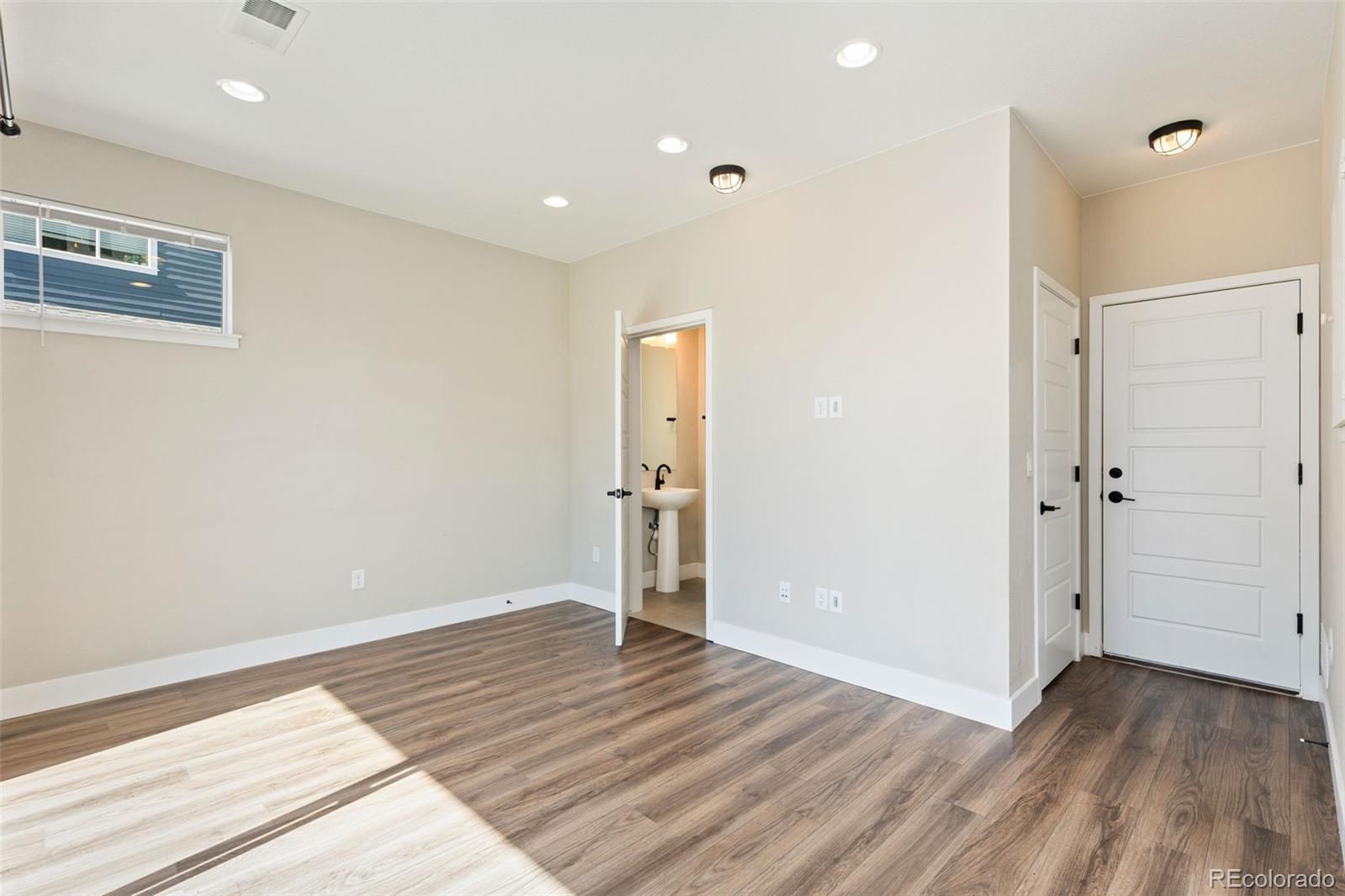 2729 W 167th Place