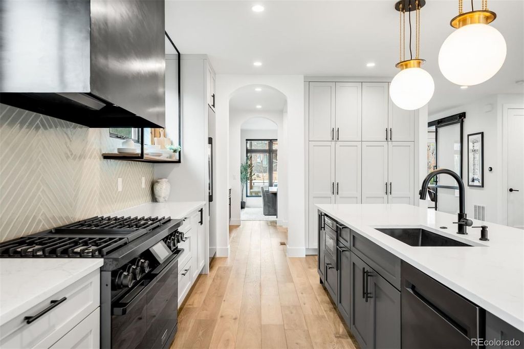 Photo of 1035 S Josephine Street, Denver, CO 80209 (MLS # 9504492)