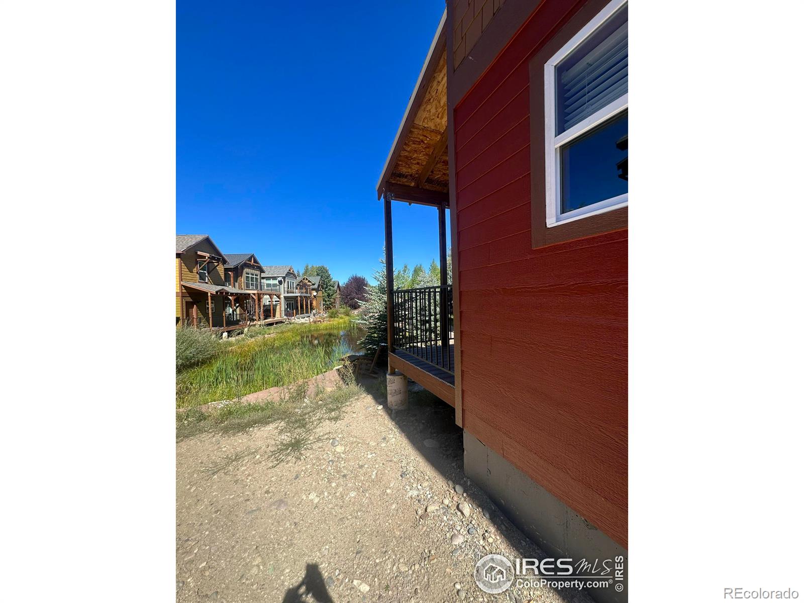 113 Edgewater Circle