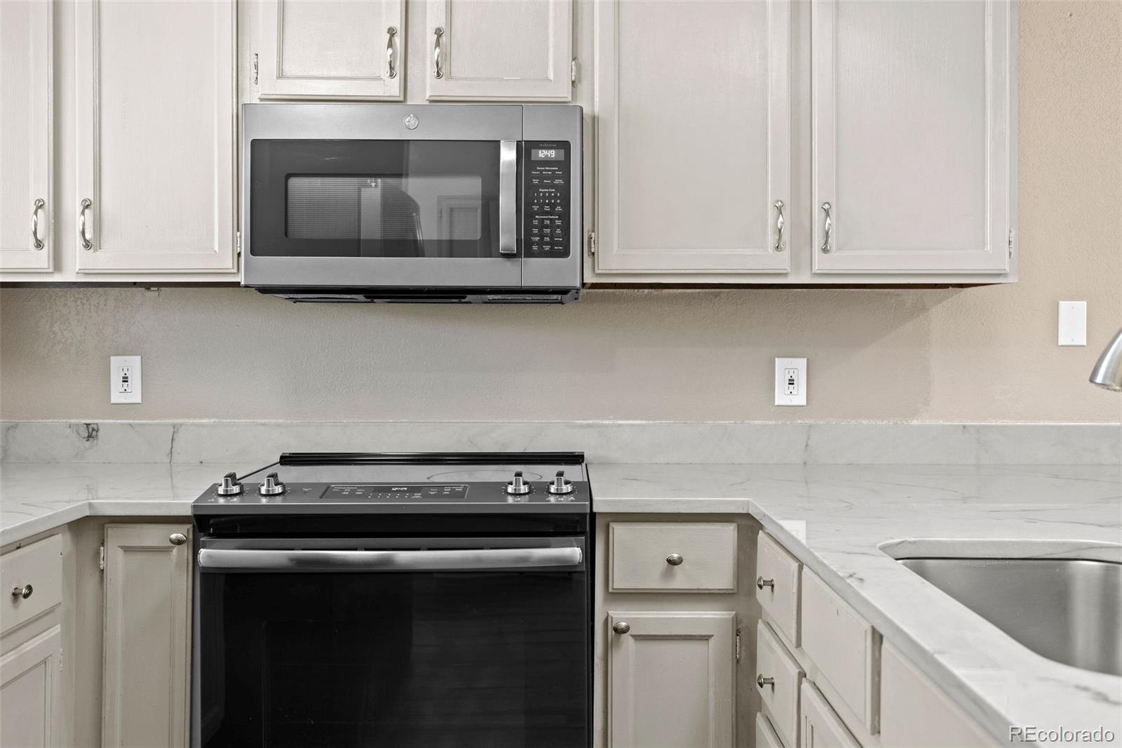 7767 Elmwood Street, Littleton, CO, 80125 3 7767 Elmwood Street