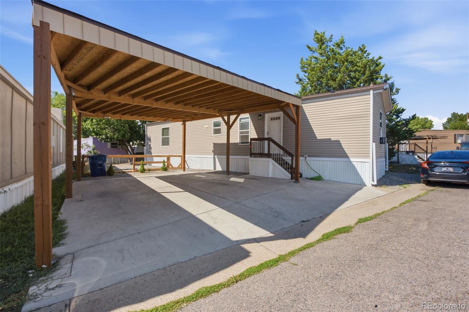 1600 Sable Boulevard
