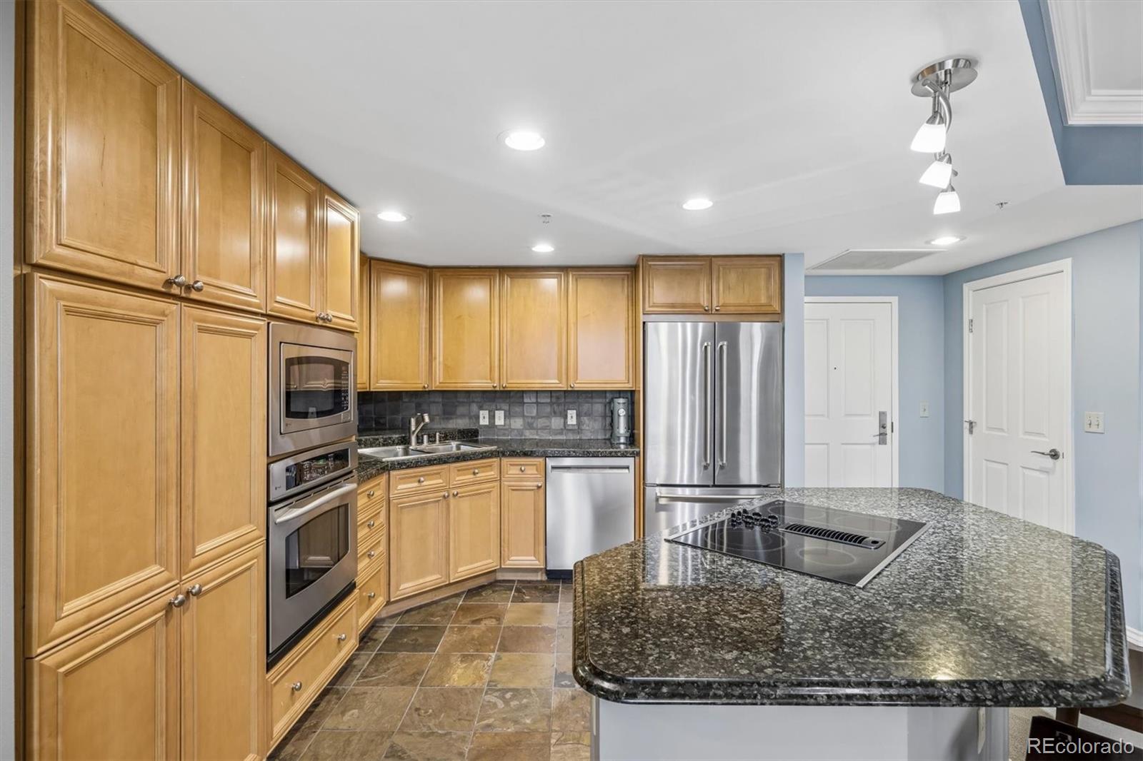 8100 E Union Avenue 906