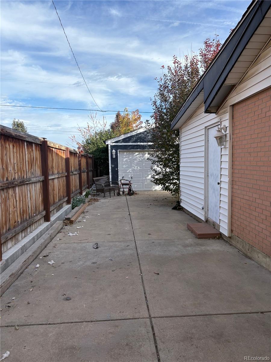 1429 W 102nd Avenue