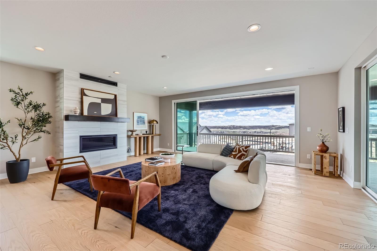 5926 Hickory Oaks Trail