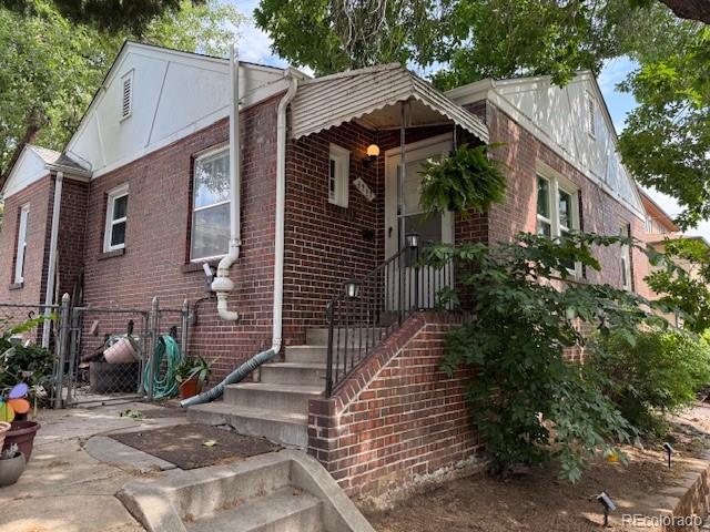 3262 N Wolff Street