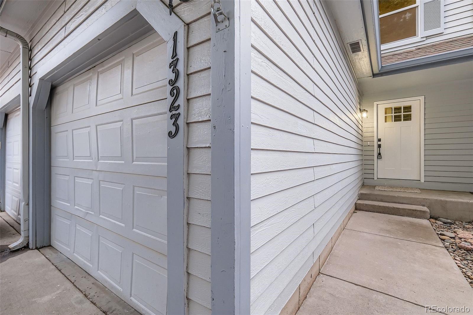 1323 Firefly Circle