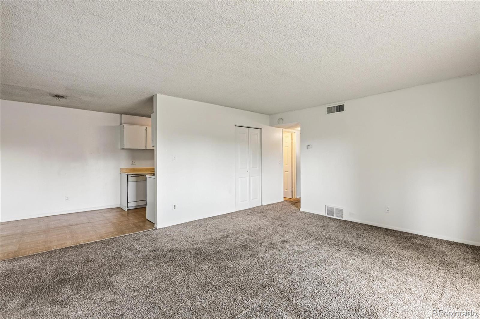 10211 Ura Lane 9-207