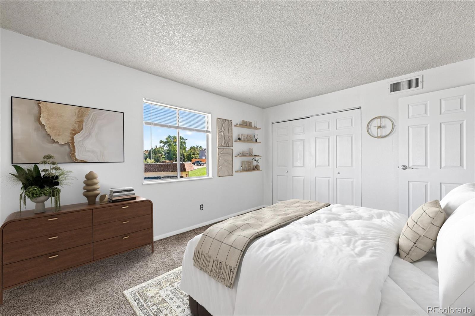 10211 Ura Lane 9-207