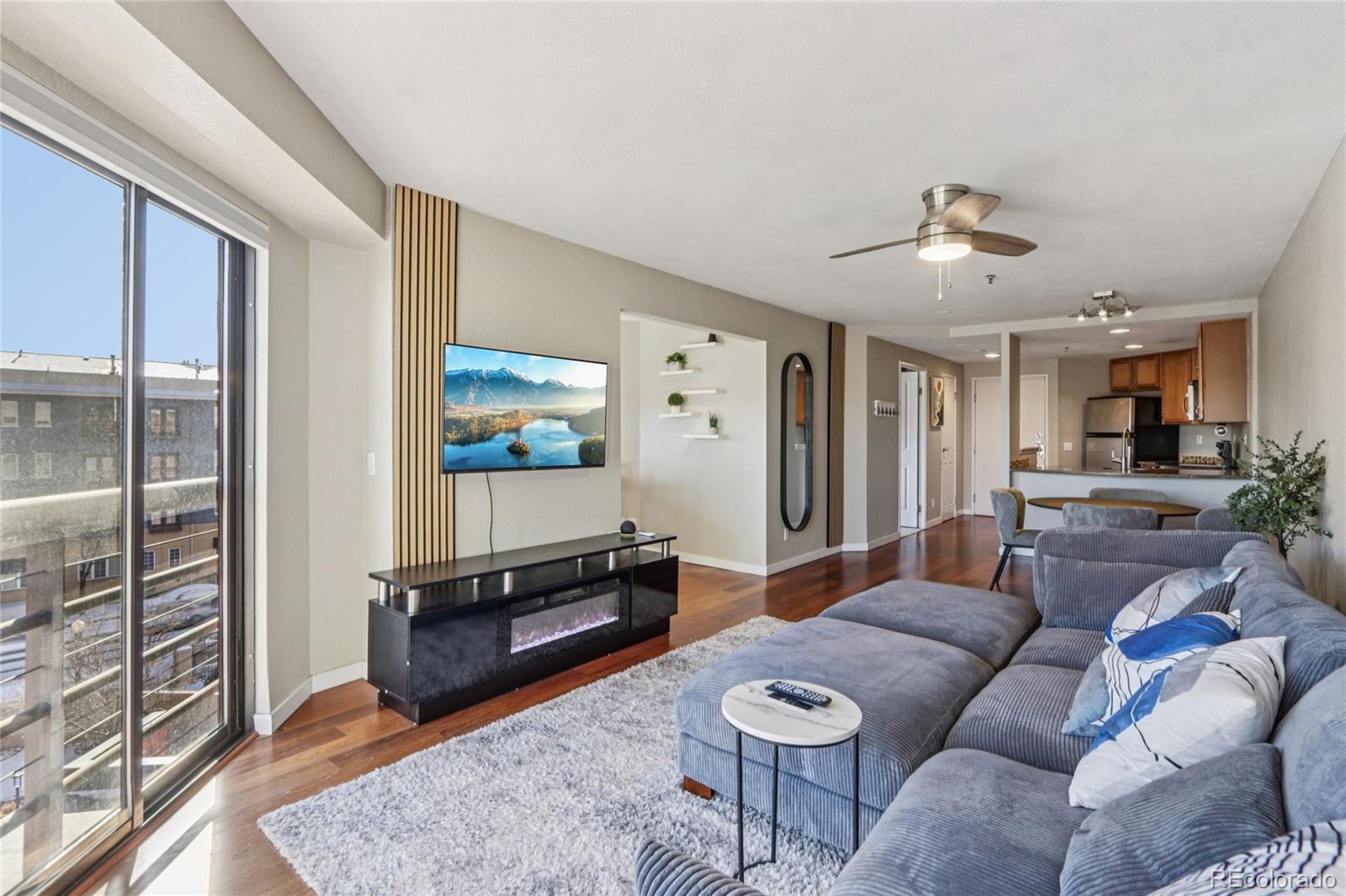 100 Park Avenue W 405