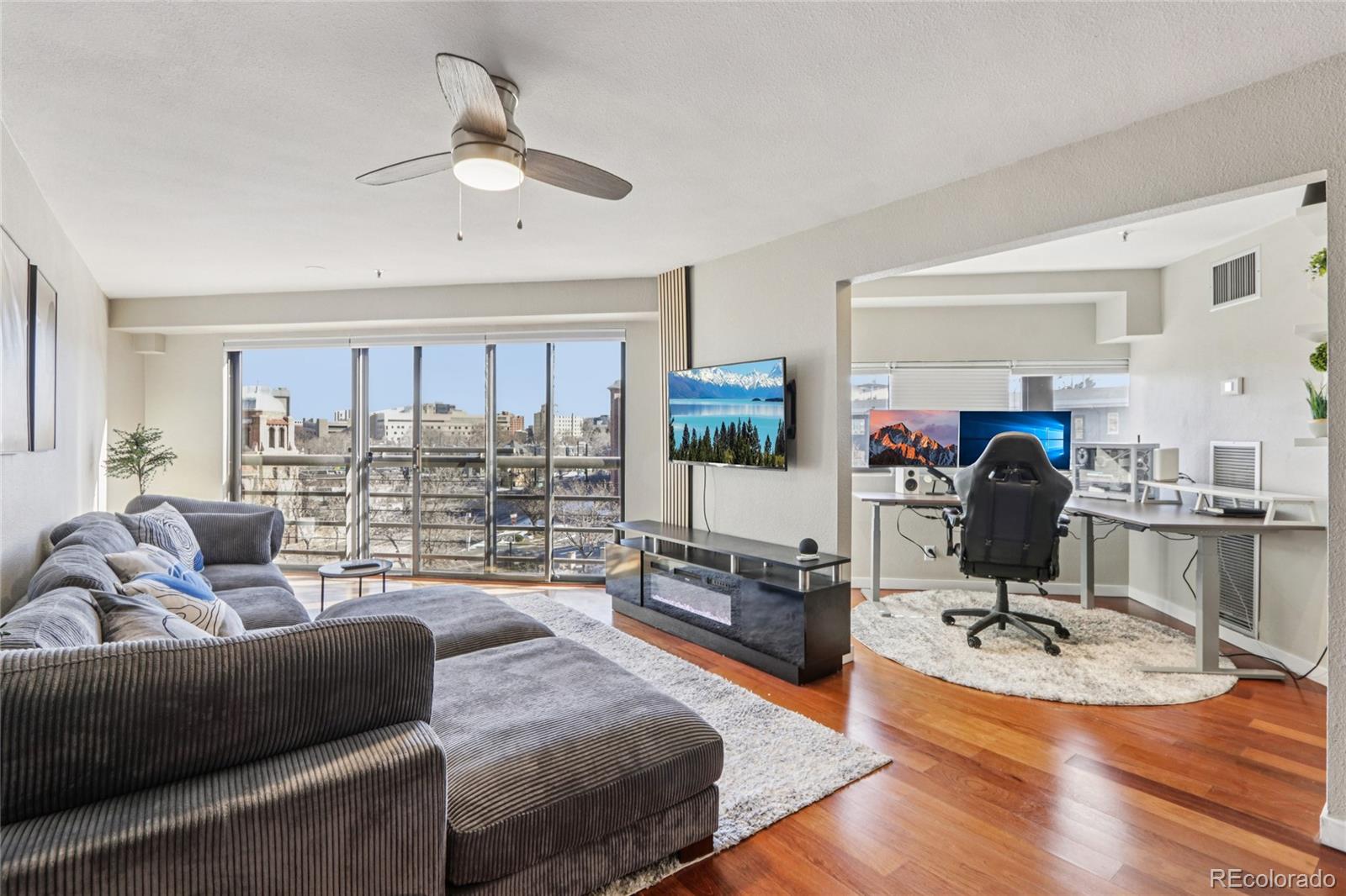 100 Park Avenue W 405