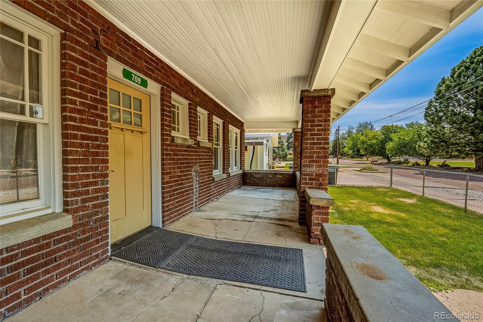 709 E 2nd