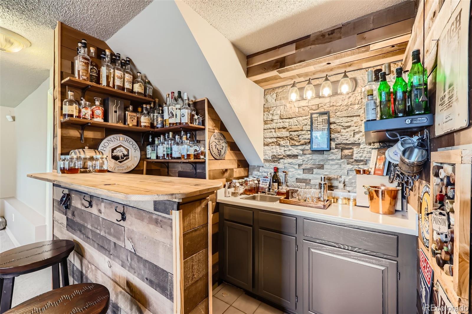 330 N Wagonwheel Trail