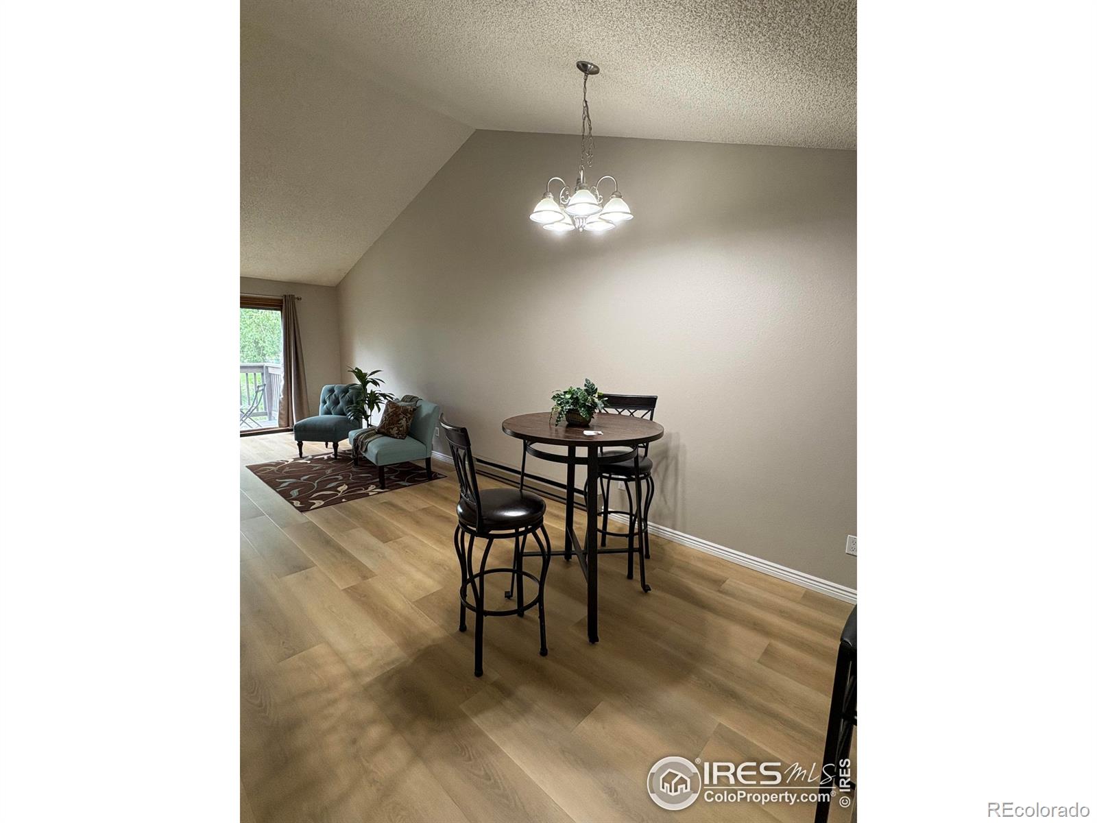 1231 W Swallow Road 323