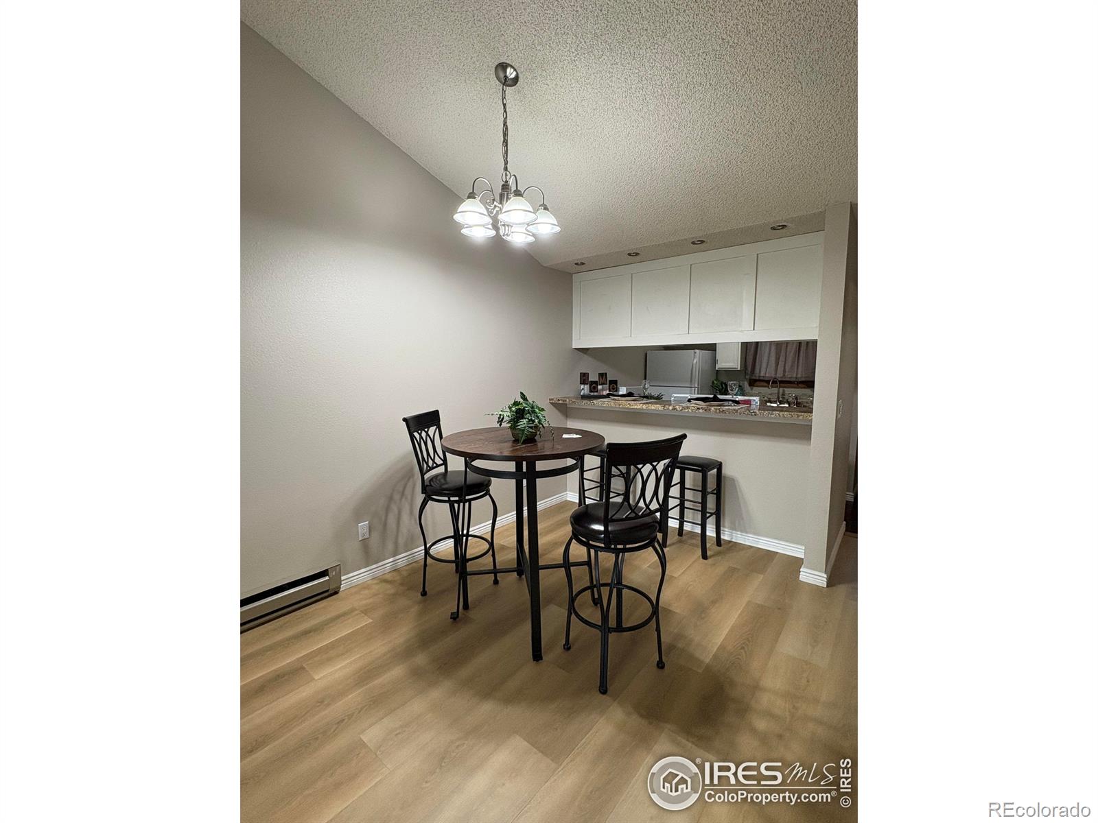1231 W Swallow Road 323