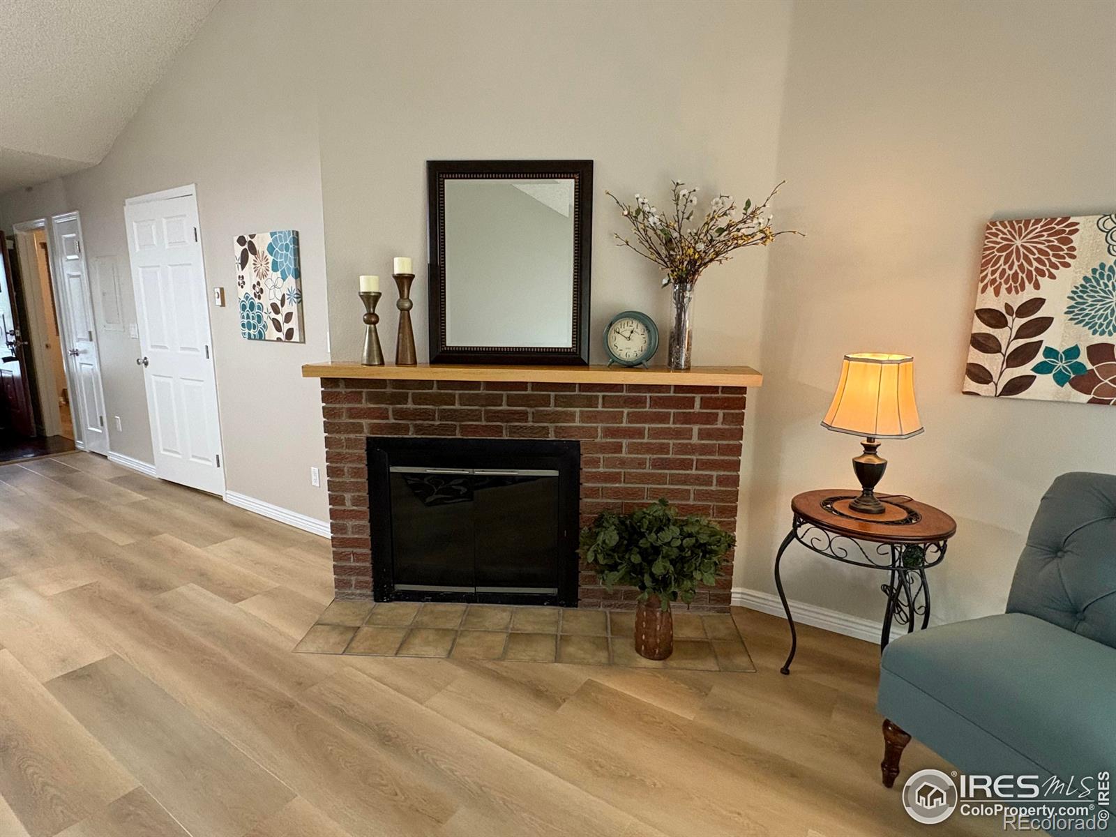 1231 W Swallow Road 323
