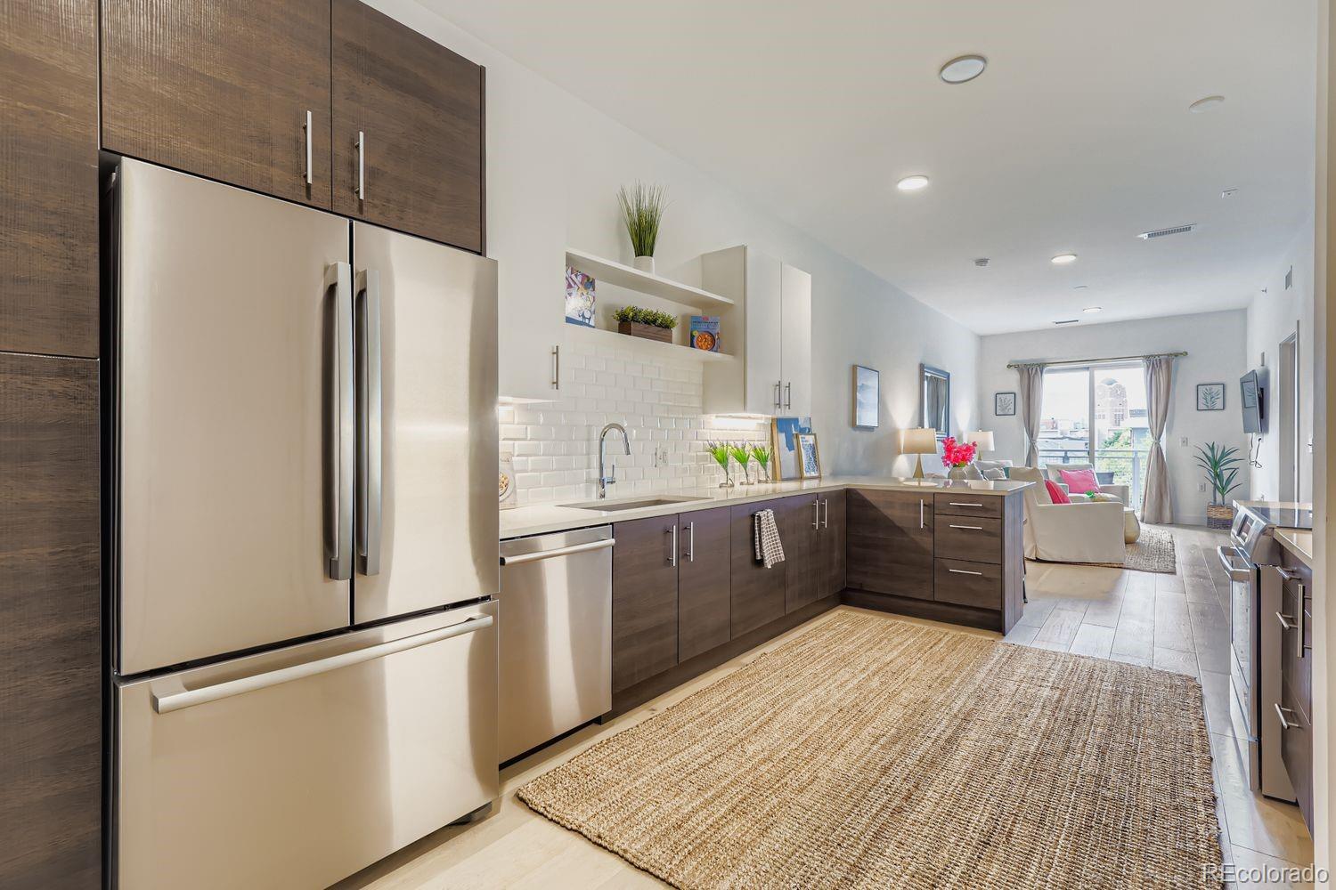 2530 Lawrence St RA301