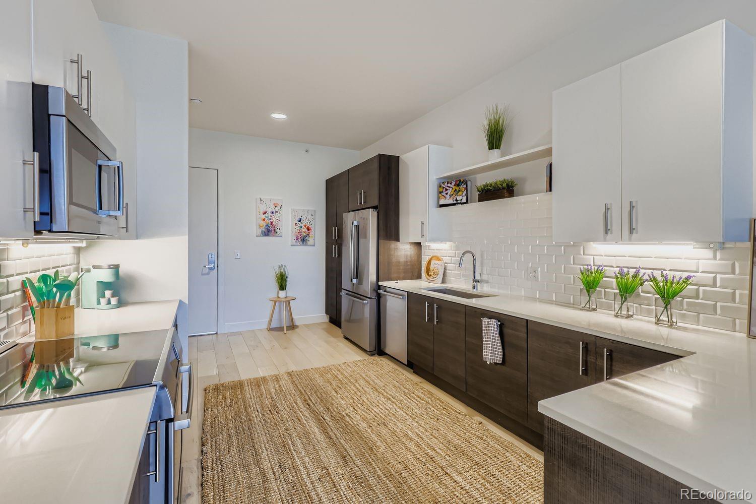 2530 Lawrence St RA301