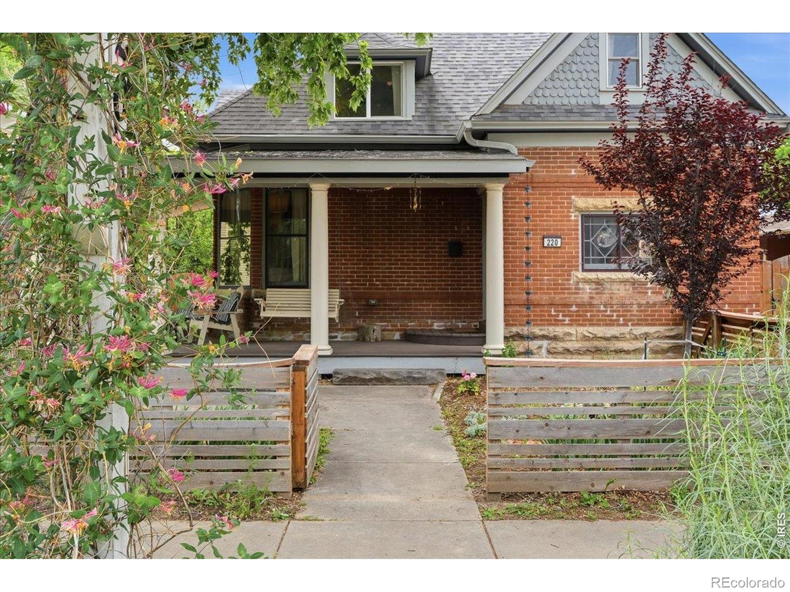 220 W 4th Street