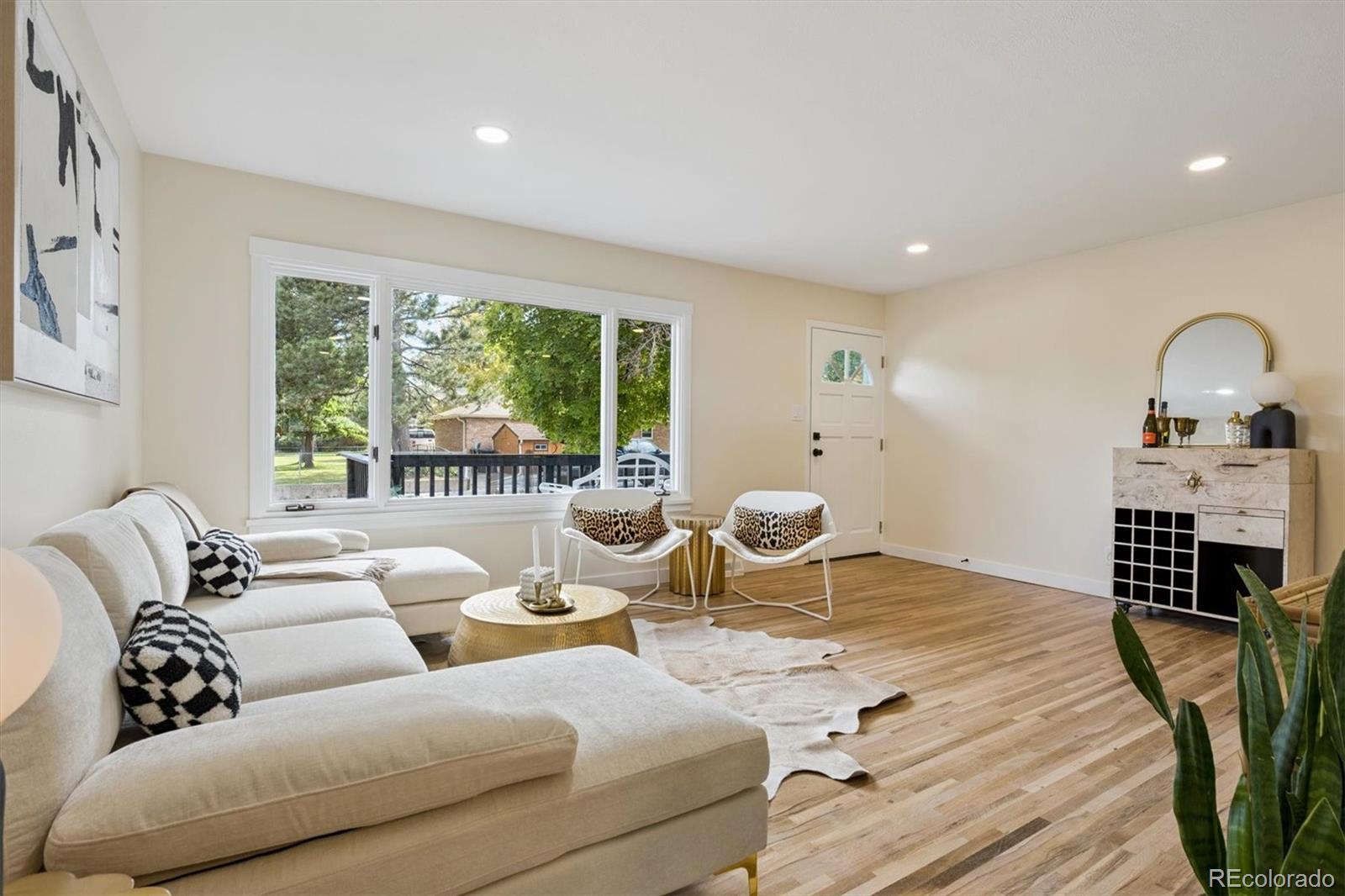 8977 W 56th Place