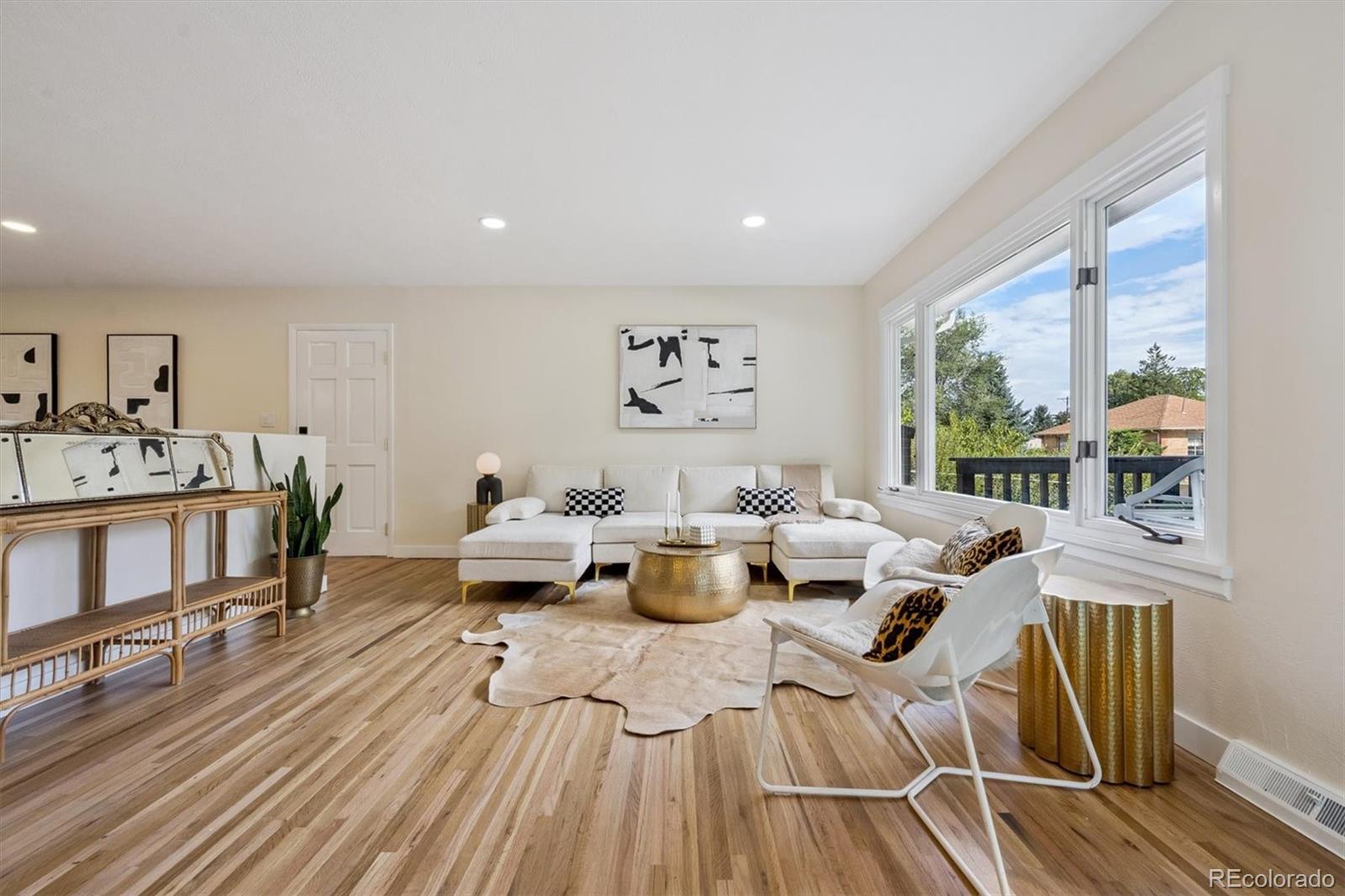 8977 W 56th Place