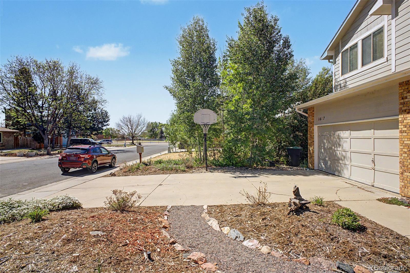 1617 Albion Lane